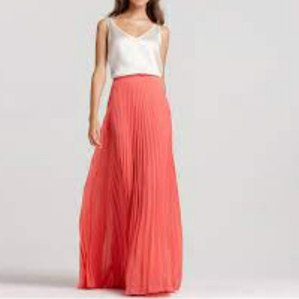 💋STUNNING💋Soft Pleated Maxi Skirt in Coral - Picture 3 of 8